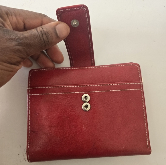 Fossil  (Folded) Red Leather Bi-Fold Passport Wallet Patent Leather Women - Picture 6 of 12